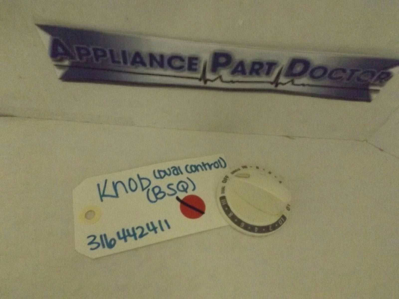 KENMORE WHIRLPOOL STOVE 316442411 DUAL CONTROL KNOB (BSQ) USED KENMORE WHIRLPOOL STOVE 316442411 DUAL CONTROL KNOB (BSQ) USED